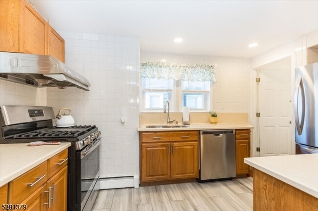 Building Photo - 636 E Passaic Ave