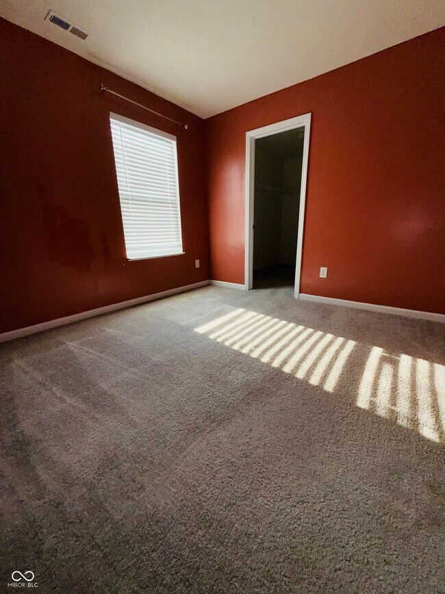 Building Photo - 822 Blue Ash Trail