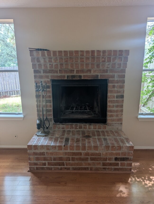 Building Photo - Charming 2 beds 2 baths in Spring!