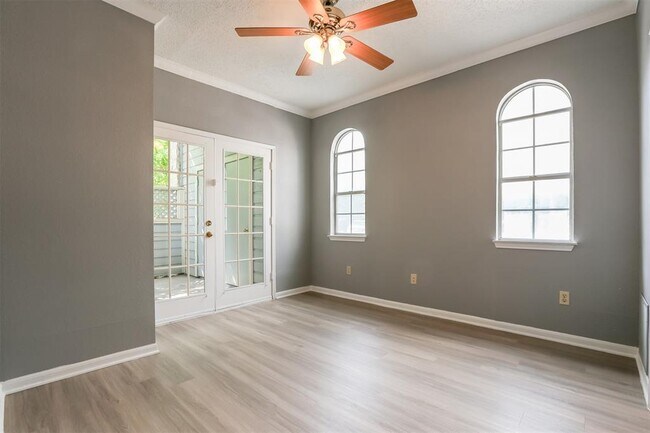 Building Photo - 3111 Tom Green St
