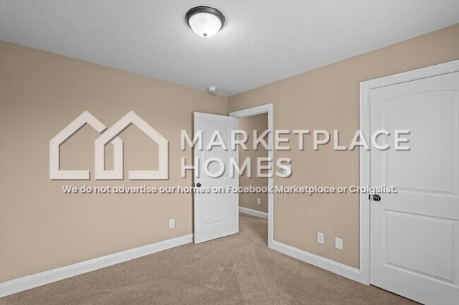 Building Photo - 108 James St