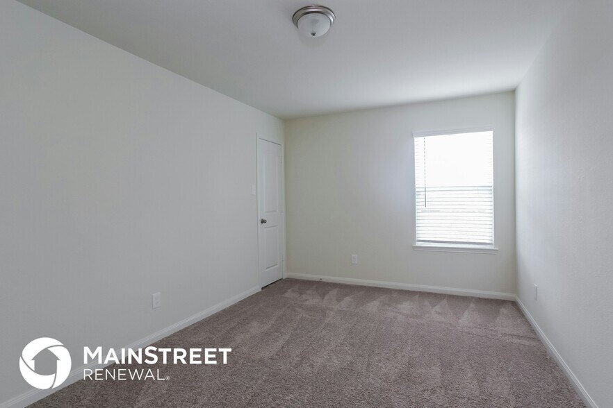 Building Photo - 27008 Leonardo Dr