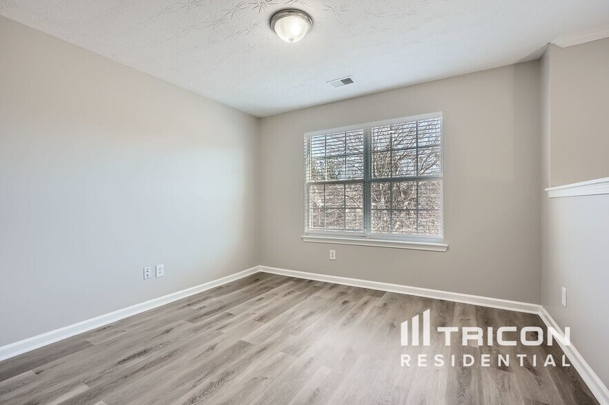 Building Photo - 3735 Renfroe Ave