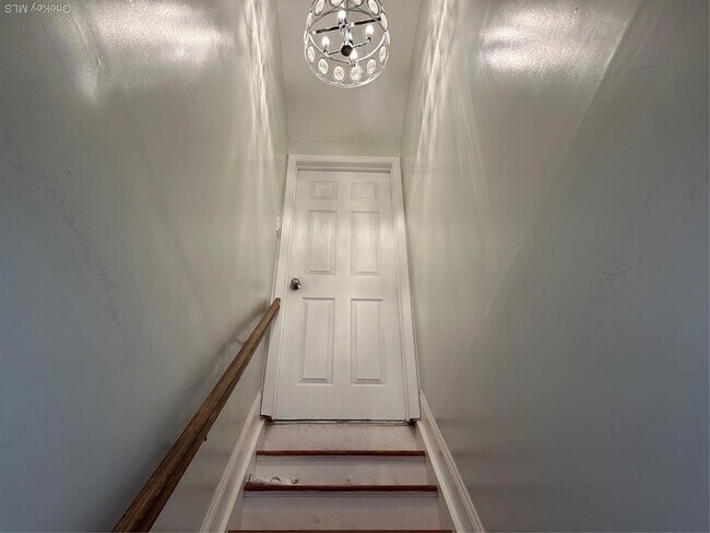 Building Photo - 15 Mida Ct