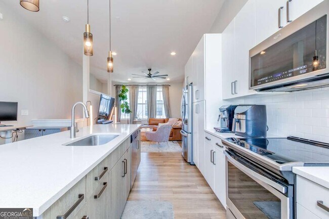 Building Photo - 912 Brees Ct