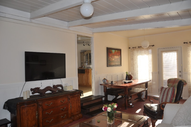 Building Photo - 934 E Duane Ave