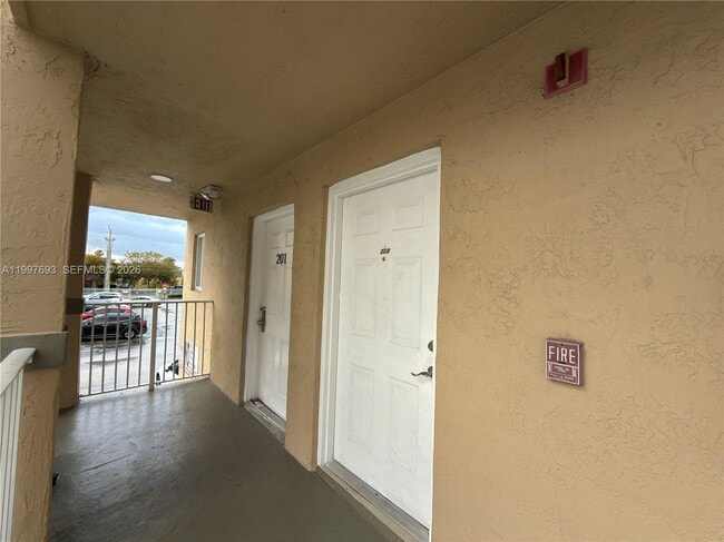 Building Photo - 2630 W 76th St