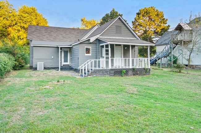 Building Photo - * Move-In Special * Beautiful 3 Bed / 2 Bath Home in Fort Smith