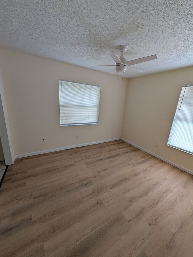 Building Photo - 1382 Birkdale Dr