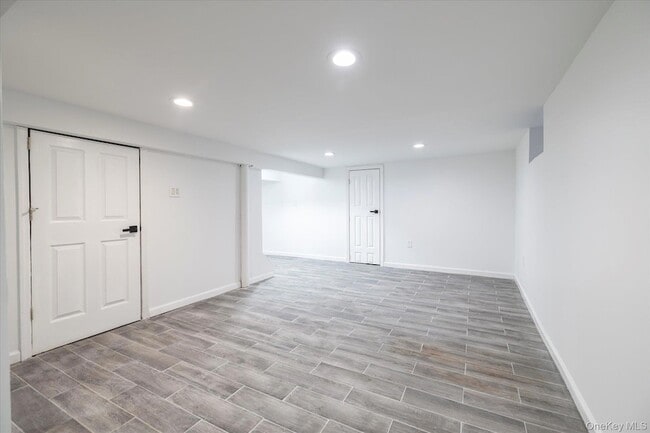 Building Photo - 5 Prospect St