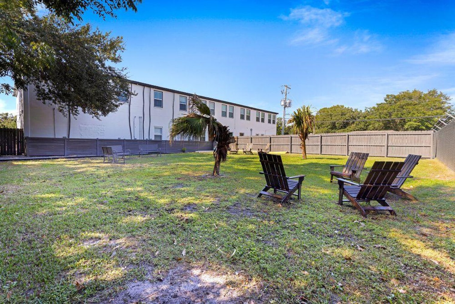 Building Photo - 156 Camellia St