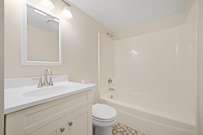 Building Photo - 7305 Tiffany Dr