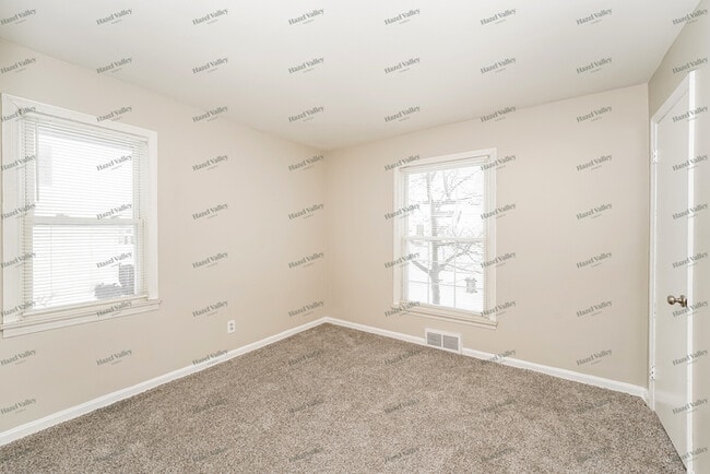 Building Photo - 7701 Kenton Ave