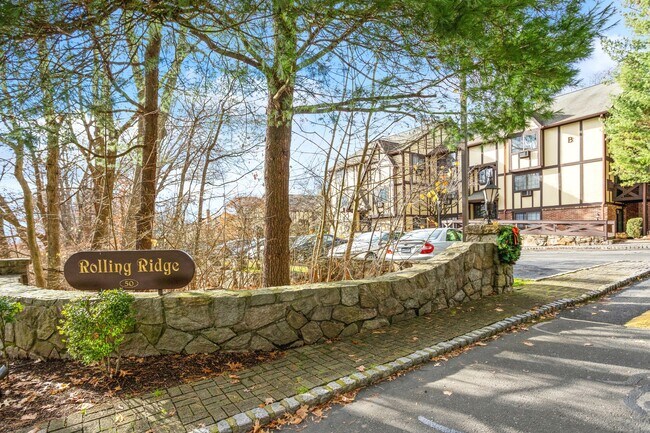 Primary Photo - 50 Aiken St