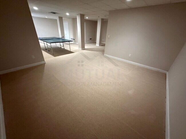 Building Photo - 51124 Hallfield St