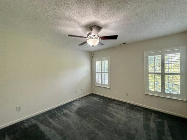 Building Photo - 1504 Sawgrass Ln