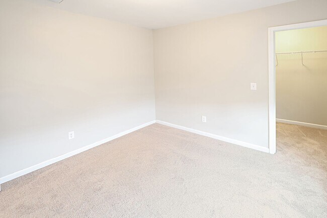 Building Photo - Stunning & Spacious 4 Bedroom Home in Highland Falls Community