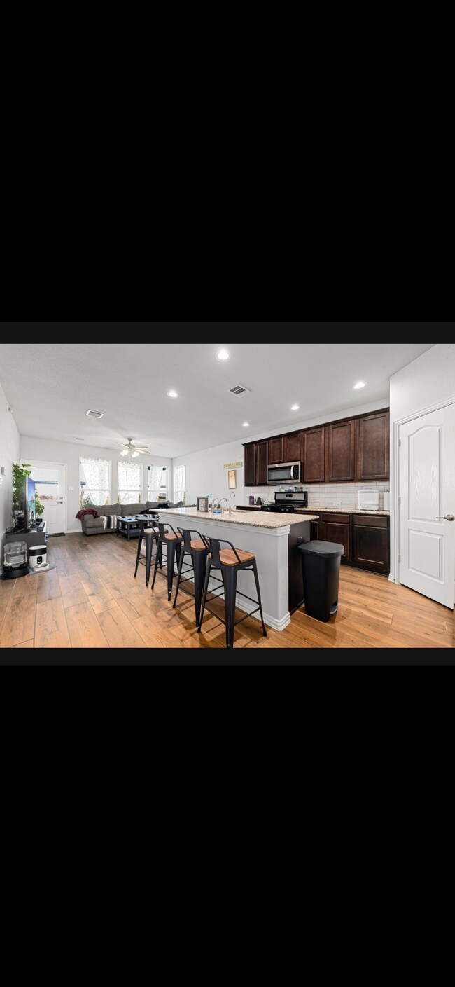 Building Photo - 13342 Pecan Trails Dr