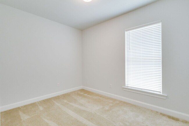 Building Photo - Available FOR RENT in Youngsville!