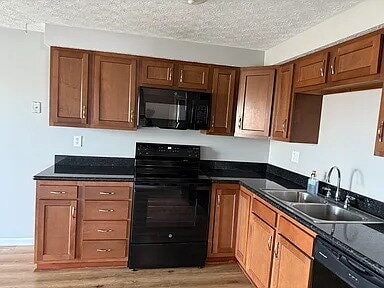 Building Photo - Duplex currently available in Westerville School District (Pointview ES, Genoa MS, Westerville Ce...