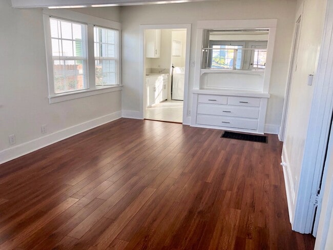 Building Photo - Gorgeous Completely Remodeled California Beach Bungalow w/Laundry+Backyard+Storage Near Beach