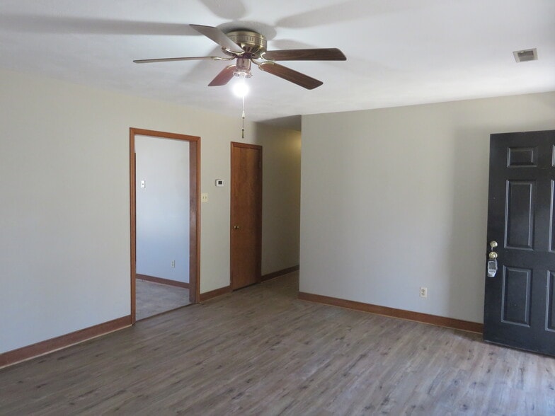 Building Photo - 7078 Ann Cabell Ct