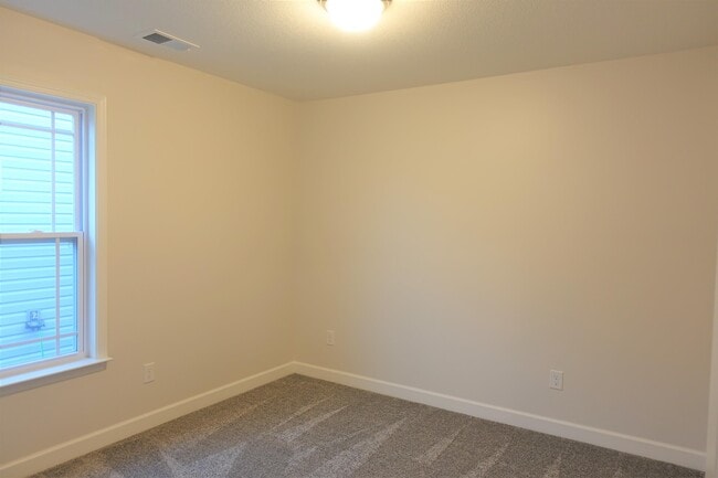 Building Photo - 755 Spartan Commodor Ln