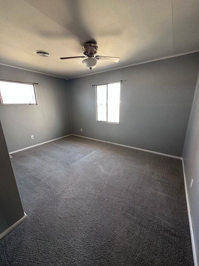 Building Photo - 3 Bedroom 1 Bath Home - Available February 2nd 2026