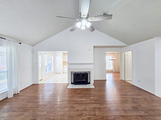 Building Photo - 12230 Cypress Shores Dr