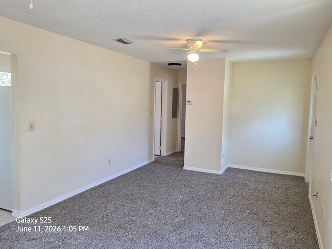 Building Photo - Cute Single Family Home~Carport~Fenced Yard NO PHONE CALLS