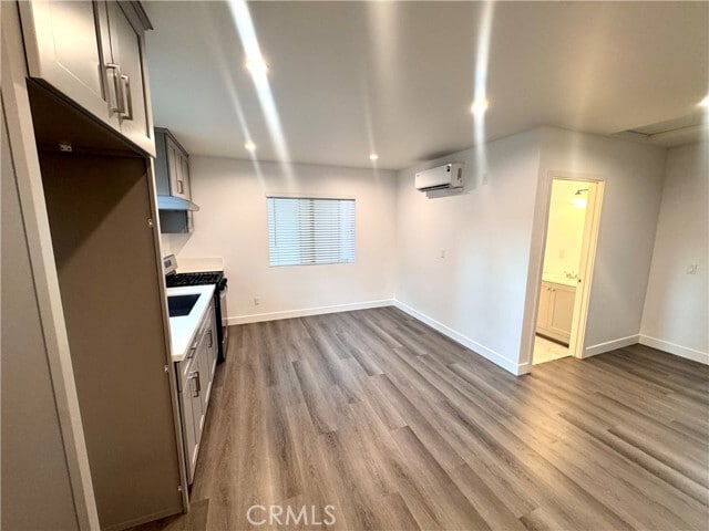 Building Photo - 10410 Orion Ave