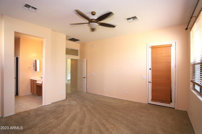 Building Photo - 779 E Mead Dr