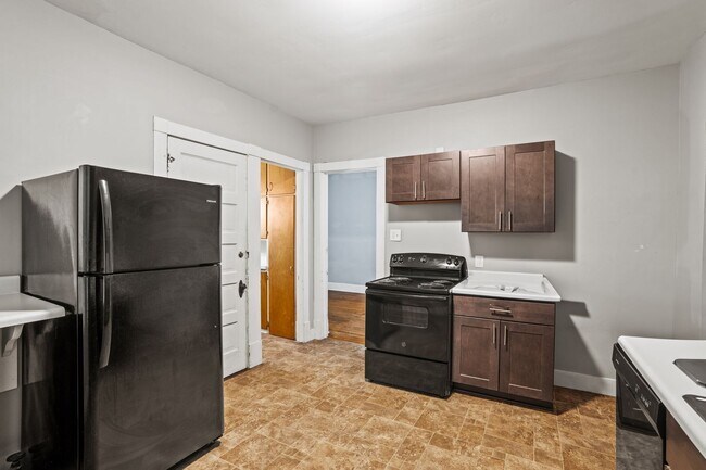 Building Photo - Bartlett Lower