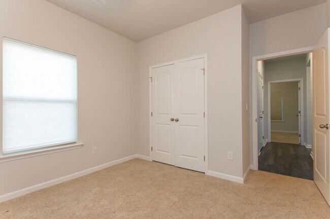 Building Photo - 28346 Saddle Spgs Dr NW