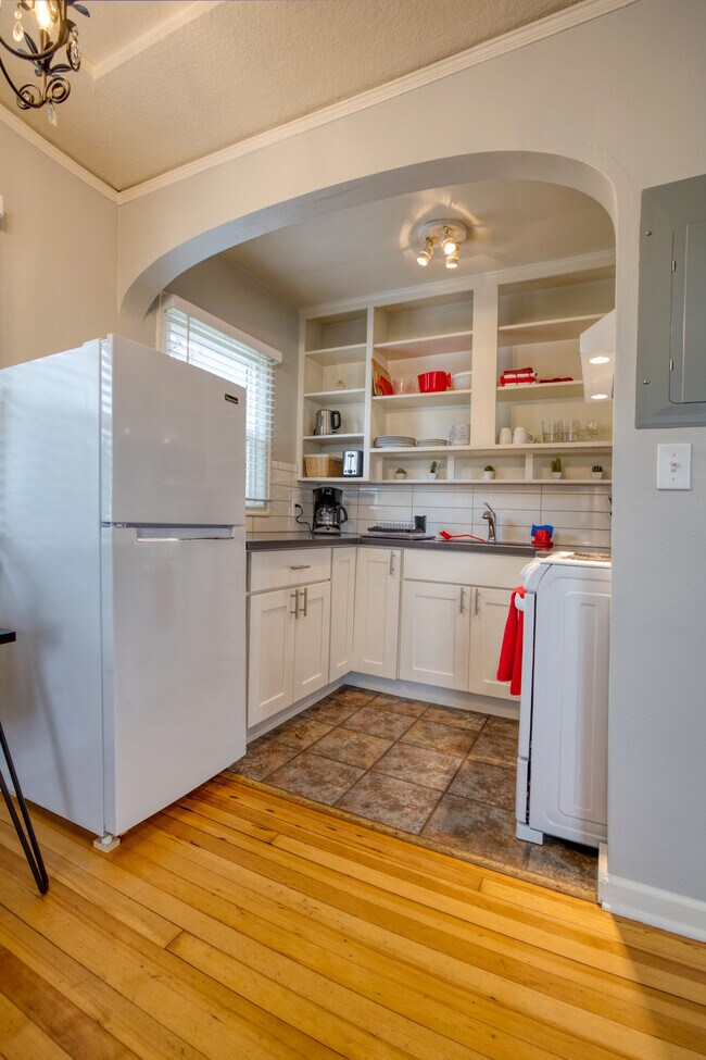 Adorable, efficient kitchen - 311 W 29th St.