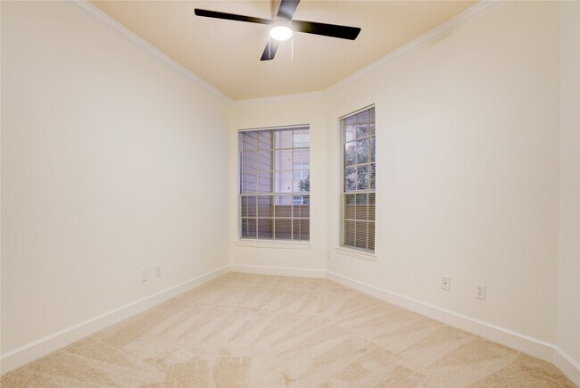 Building Photo - 2111 Welch St