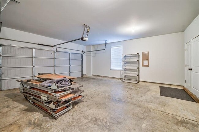 Building Photo - 2510 Great Silver Fir Aly