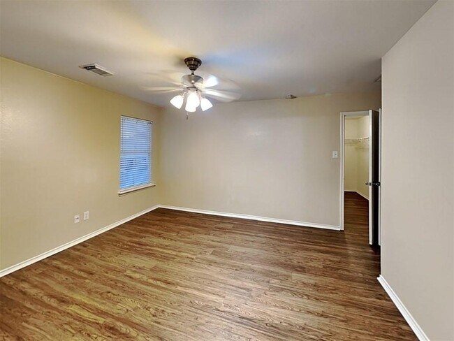 Building Photo - 3510 Avalon Castle Dr