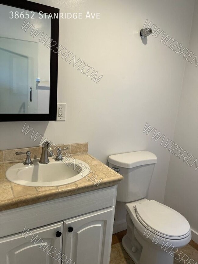 Building Photo - 38652 Stanridge Ave