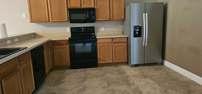 Building Photo - Beautiful  4bed  2Bath  House