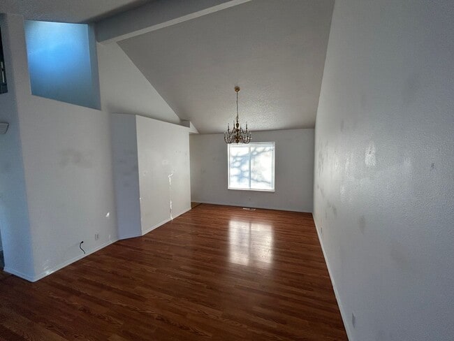 Building Photo - Nice 3 bed/2 1/2 bath near Grandhaven Elem...