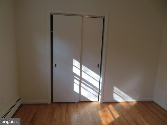 Building Photo - 26 Lakeside Dr