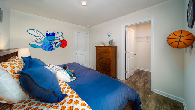Building Photo - 5620 Harrison Trace Dr