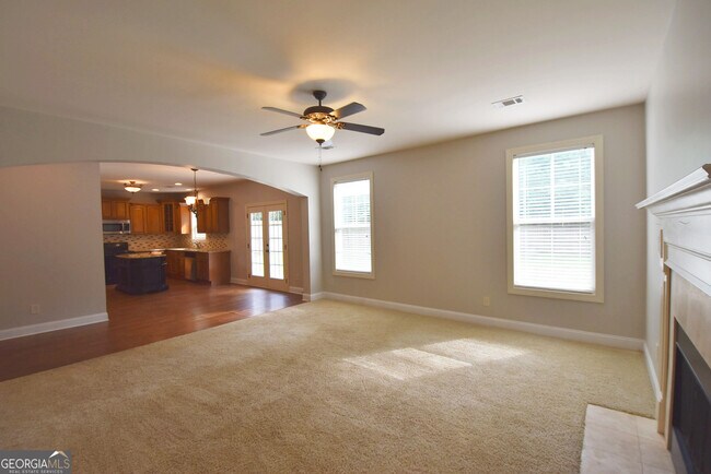 Building Photo - 606 Blackburn Ln