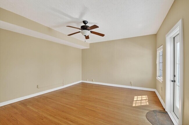 Building Photo - 322 Cornell Dr