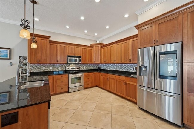 Building Photo - 2221 Bahia Vista St