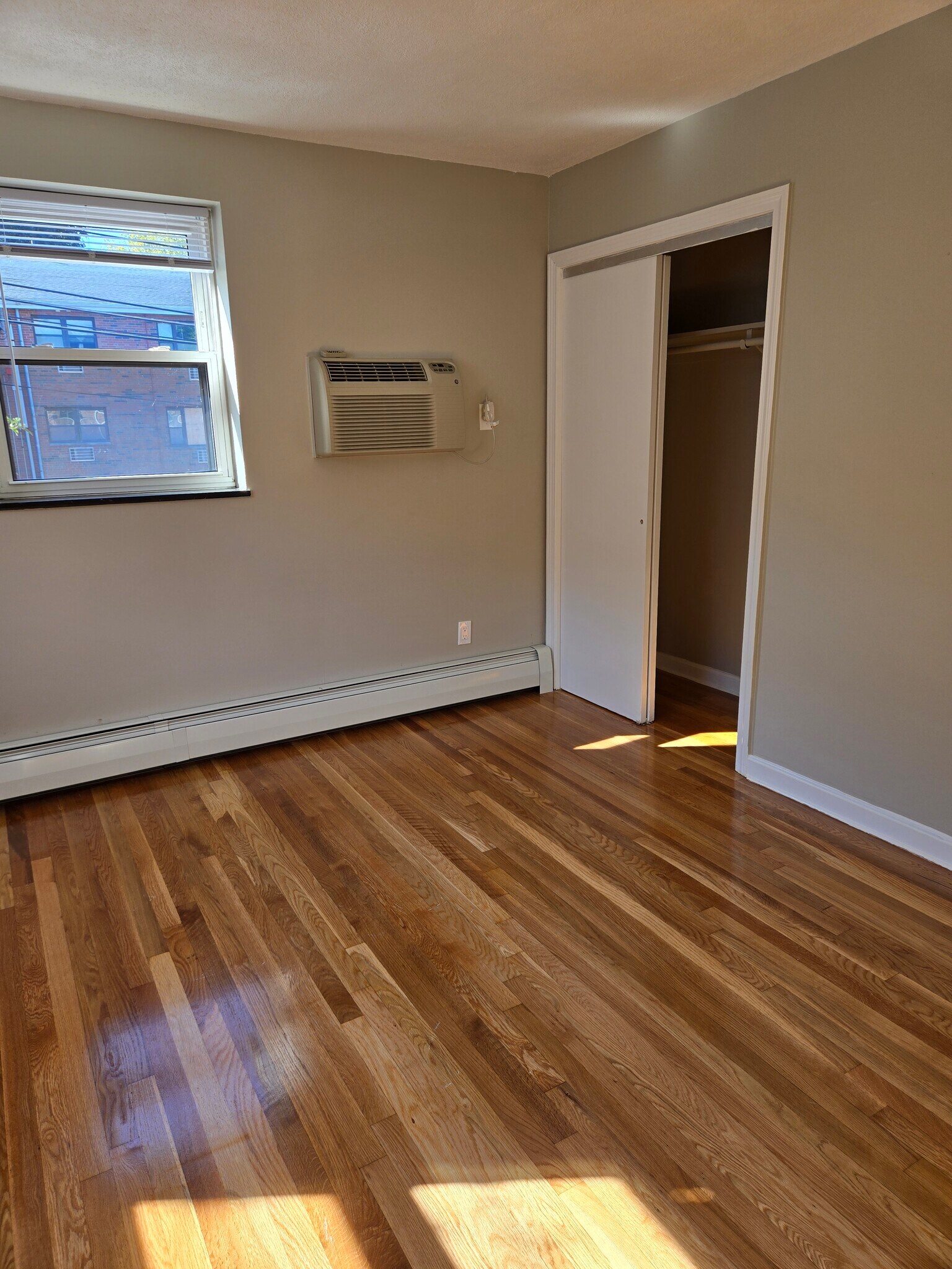 Building Photo - 268 Grove St