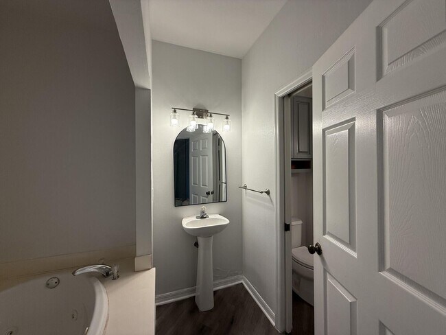 Building Photo - 9833 Perfect Dr
