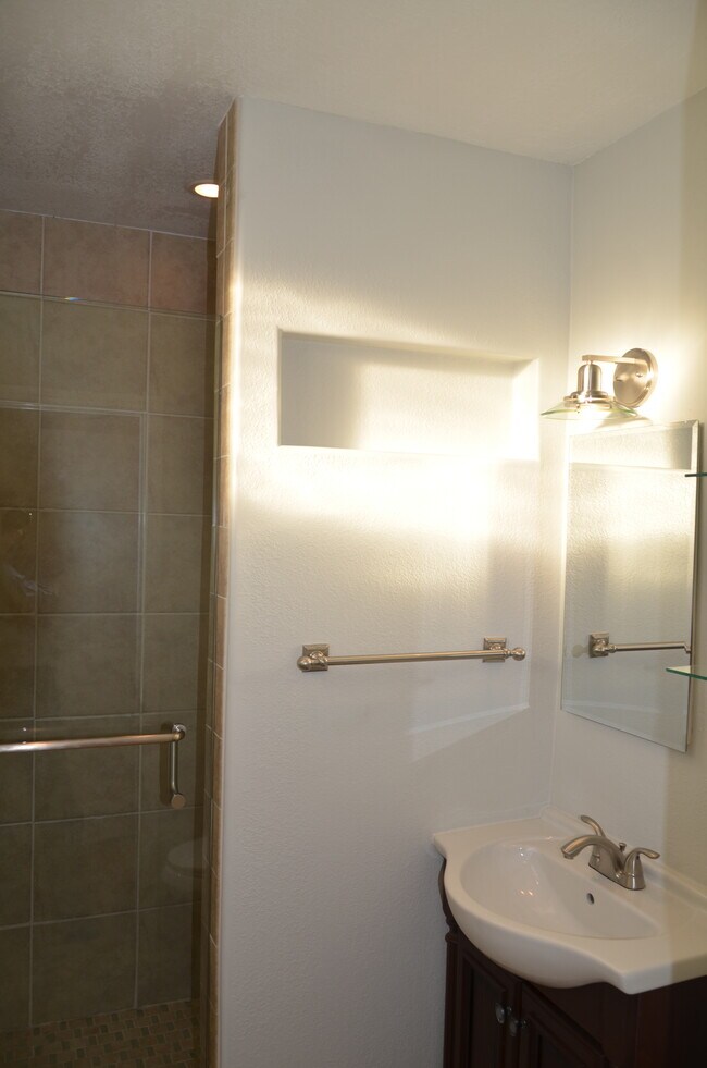 masterbathroom - 4626 W 171st St