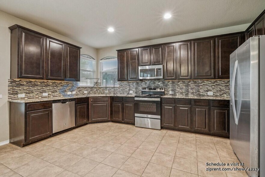 Building Photo - 225 Ridge Bluff